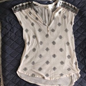 Women’s Lucky Brand top